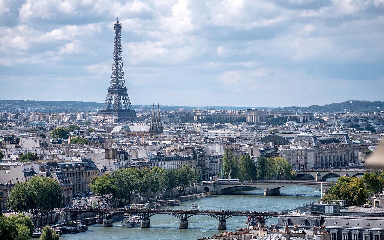 Paris — verified 16:9 public domain landscape news photograph