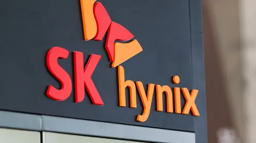 Authentic publisher wire photograph: SK Hynix Rallies Past 8% on Record Earnings and Massive Capital Return Plan