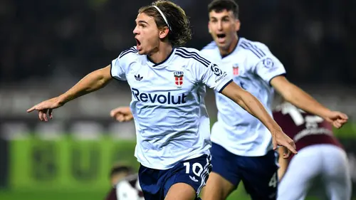 Authentic publisher wire photograph: Como Stuns Torino 3-1 with Late Flurry Led by Nico Paz