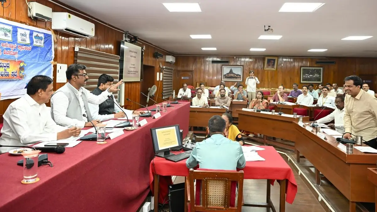 Karnataka Women Fuel Micro-Enterprises Using Gruha Lakshmi Aid: Official Audit Details Economic Shift