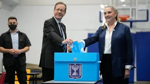 Herzog Seeks Coalition Talks as Israel’s Vote Leaves No Clear Ruler